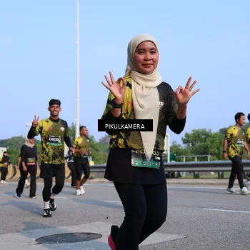 Runner Photo 6332514