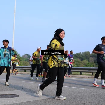 Runner Photo 6332750