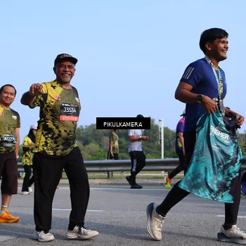 Runner Photo 6332925