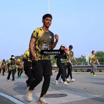 Runner Photo 6333815