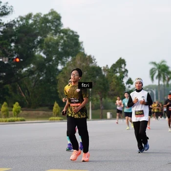Runner Photo 6333944