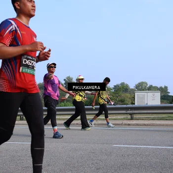 Runner Photo 6334055