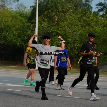 Runner Photo 6334056