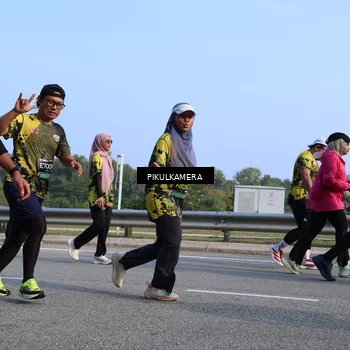 Runner Photo 6334125