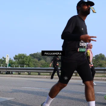 Runner Photo 6334128
