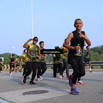 Runner Photo 6334574