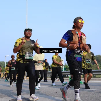 Runner Photo 6334998