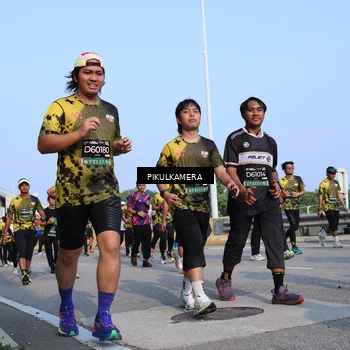 Runner Photo 6335051