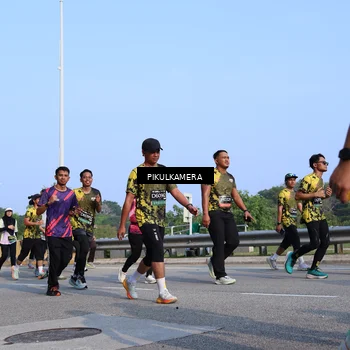 Runner Photo 6335077