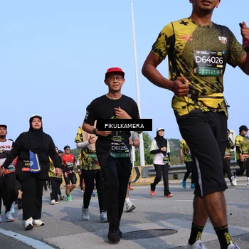 Runner Photo 6335142