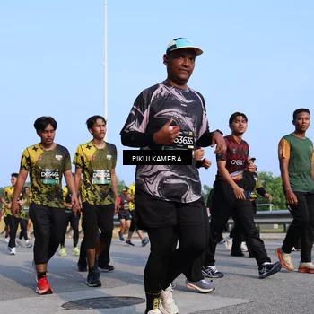 Runner Photo 6335452