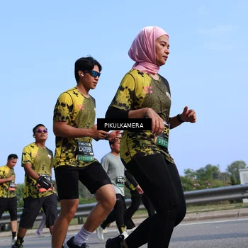 Runner Photo 6335498