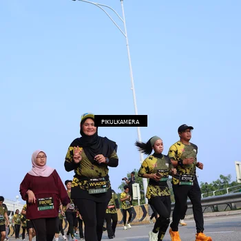 Runner Photo 6335563