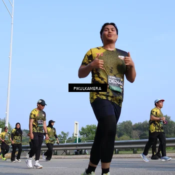 Runner Photo 6335674