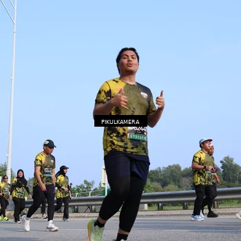 Runner Photo 6335678