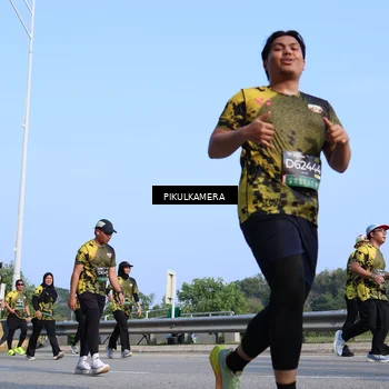 Runner Photo 6335710