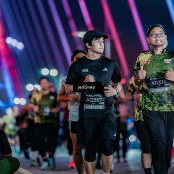 Runner Photo 6335716