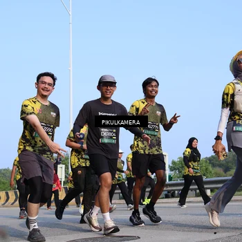 Runner Photo 6335756