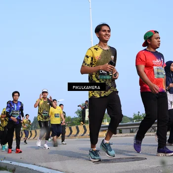 Runner Photo 6335838