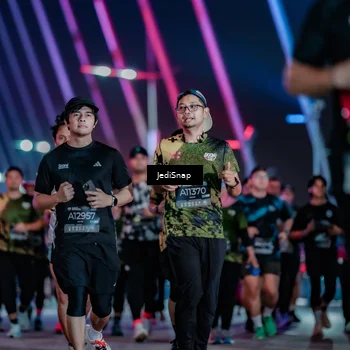 Runner Photo 6335843