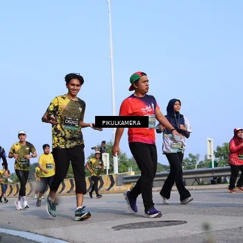 Runner Photo 6335846