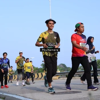 Runner Photo 6335848