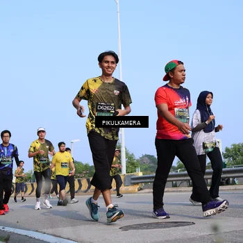 Runner Photo 6335855