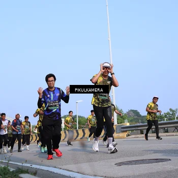 Runner Photo 6335857