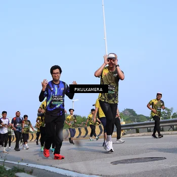 Runner Photo 6335872