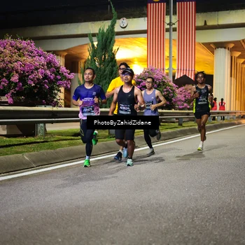 Runner Photo 6335878