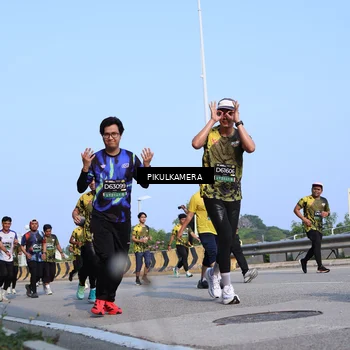 Runner Photo 6335892