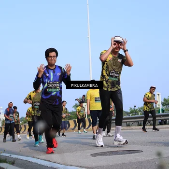 Runner Photo 6335911