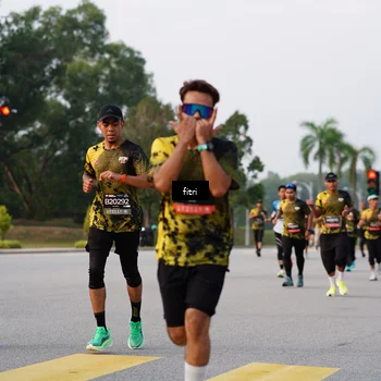 Runner Photo 6335925