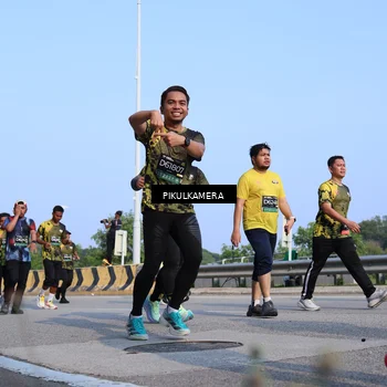 Runner Photo 6335942