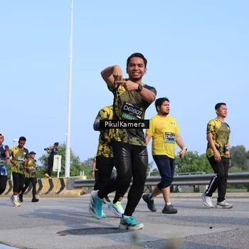 Runner Photo 6335993