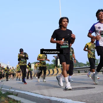 Runner Photo 6336067