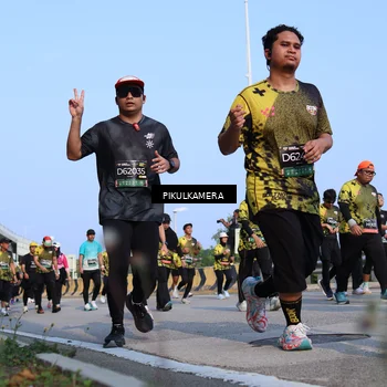 Runner Photo 6336344
