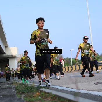 Runner Photo 6336431