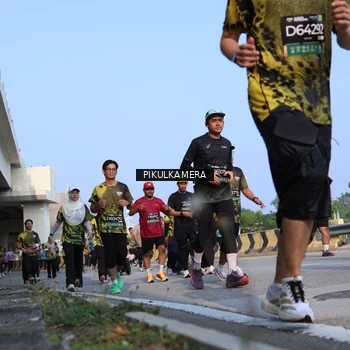 Runner Photo 6336477