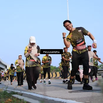 Runner Photo 6336659