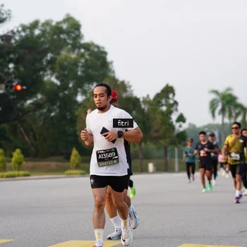 Runner Photo 6336750