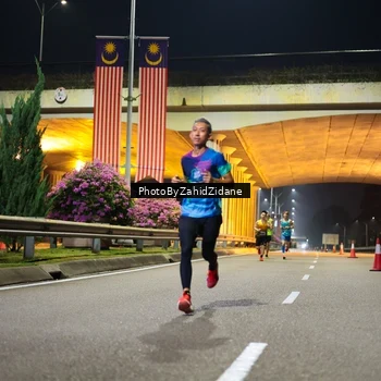 Runner Photo 6336760