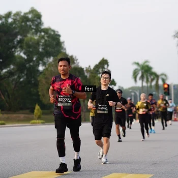 Runner Photo 6340400