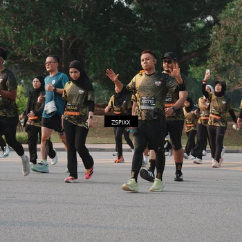 Runner Photo 6340659