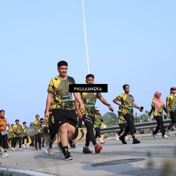 Runner Photo 6343106