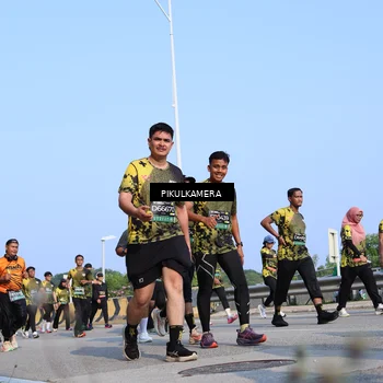 Runner Photo 6343116