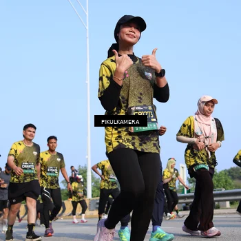 Runner Photo 6343121