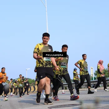 Runner Photo 6343124