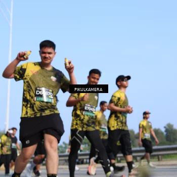 Runner Photo 6343175