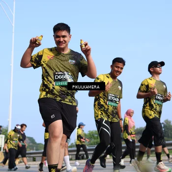 Runner Photo 6343176